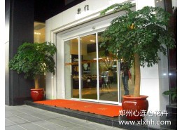 商場門口擺放方案